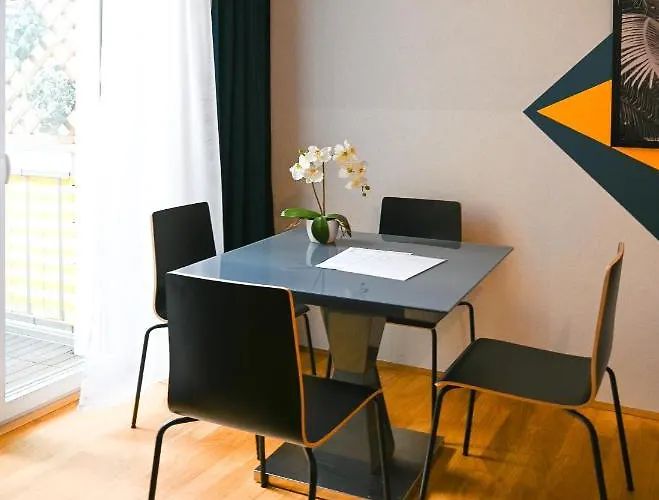 Apartamento Balcony For 4 Near Naschmarkt&kettenbrückengasse U4 Metro