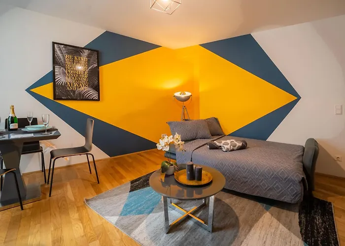 Apartamento Balcony For 4 Near Naschmarkt&kettenbrückengasse U4 Metro *